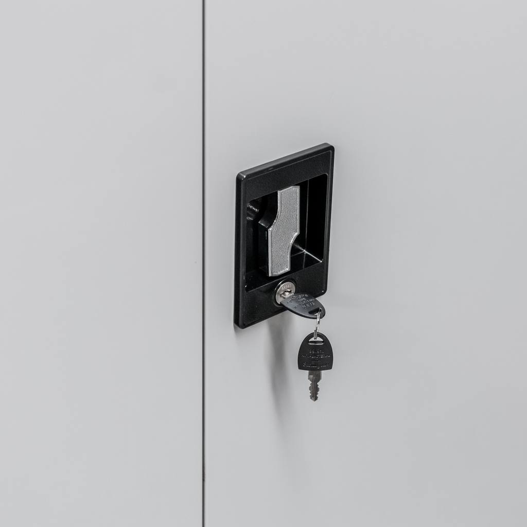 Szafka porządkowa, socjalna metalowa MTP002636 szerokość 90 cm kluczyki