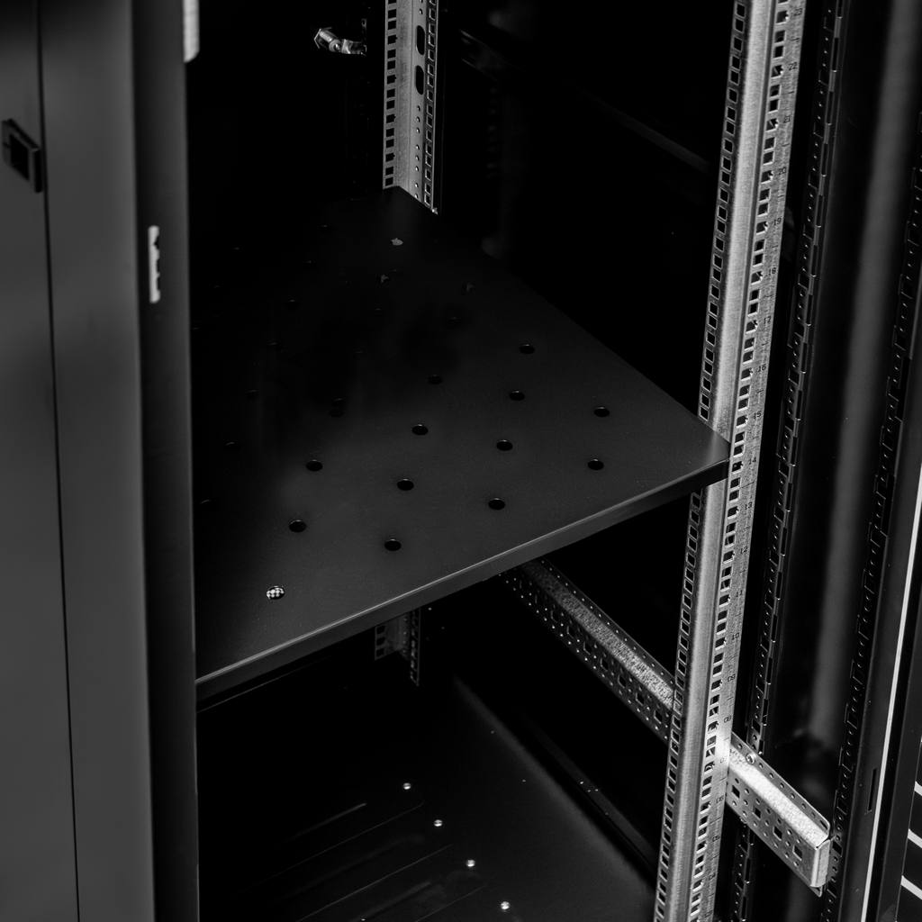Szafa Rack na elektronikę Mega-M 19″ 28U stojąca 60x80 cm czarna mtp002984