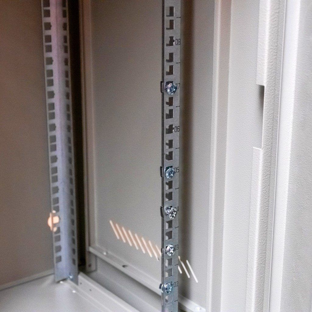 szafa na elektronikę NETBERG 19" 12U, szafa rackowa wisząca, szafa rack serwerowa