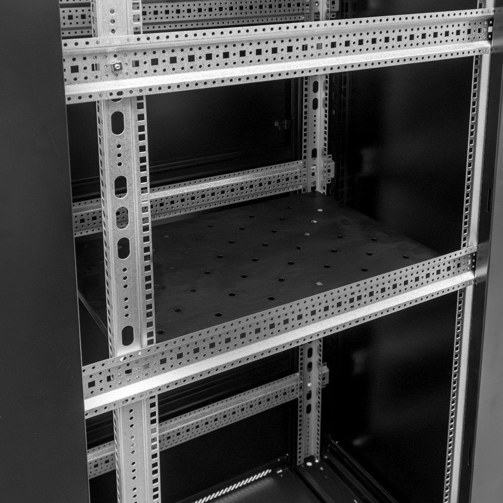 Szafa Rack 19 32U serwerowa na elektronikę NETBERG stojąca 60x100x156.5cm czarna