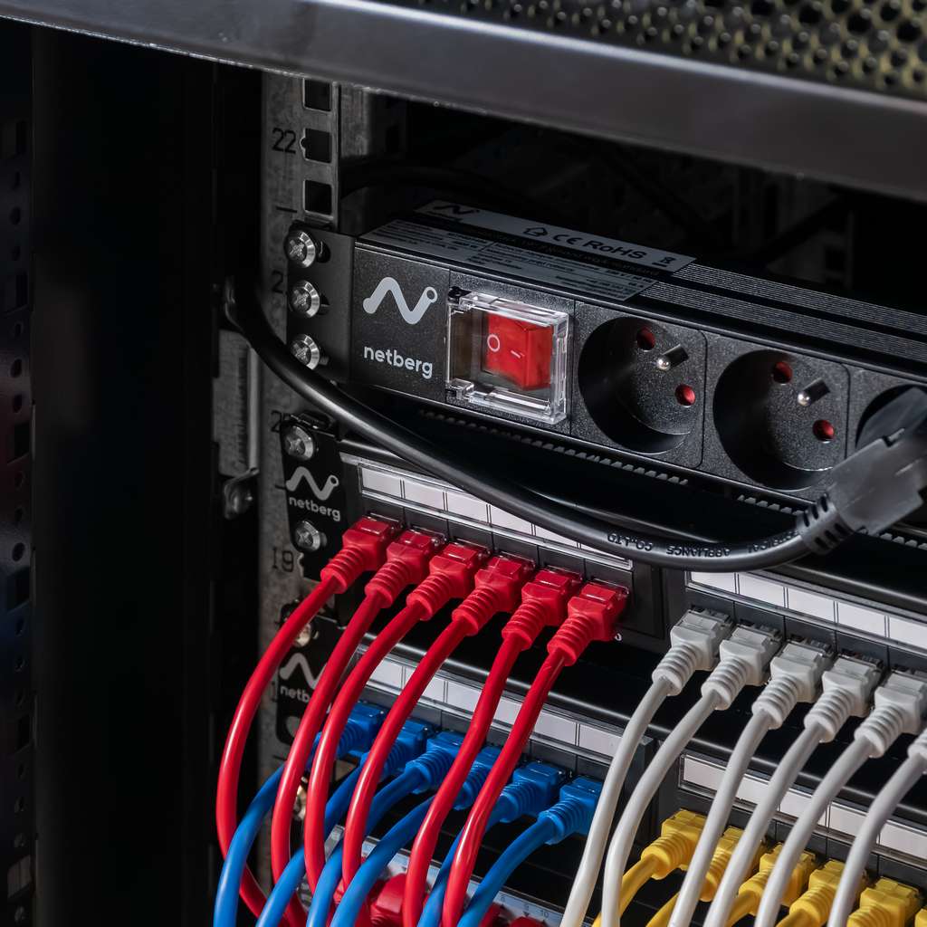 szafa rack, szafa serwerowa, szafa na elektronikę