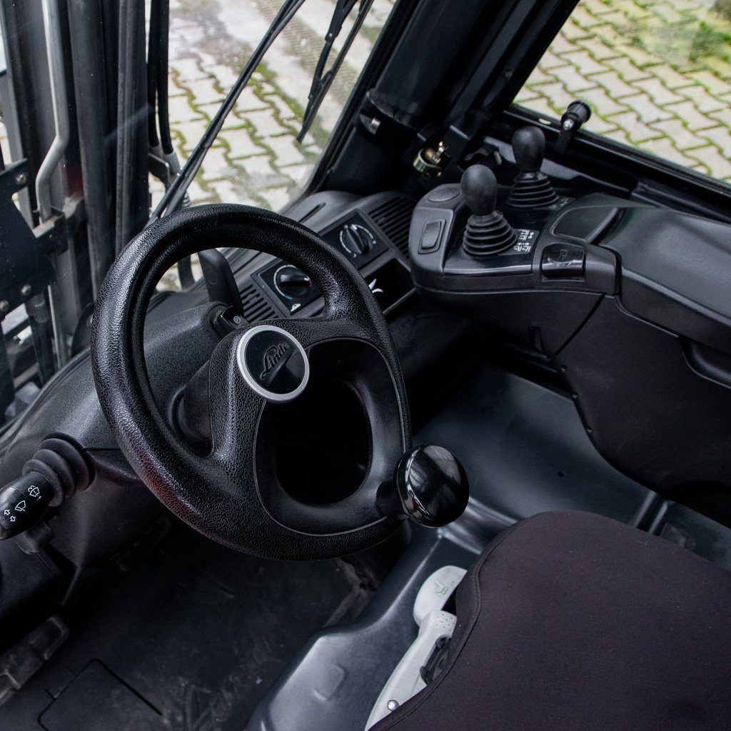 wózek widłowy, elektryczny wózek widłowy, wózek do magazynu, wózek widłowy przesuw boczny, wózek widłowy bez kabiny, wózek widłowy wysokiego składowania, kompaktowy wózek widłowy, magazynowy sprzęt transportowy