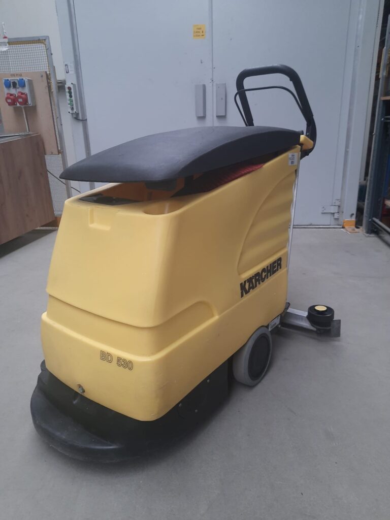 szorowarka myjka do podłóg KARCHER BD 530