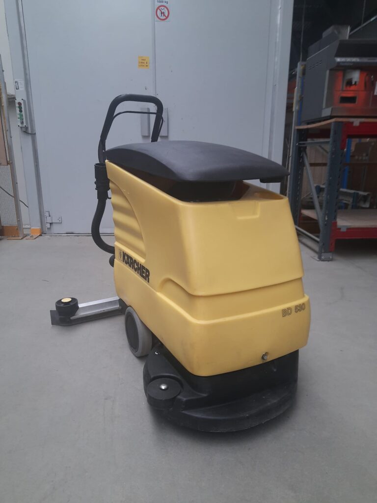 szorowarka myjka do podłóg KARCHER BD 530