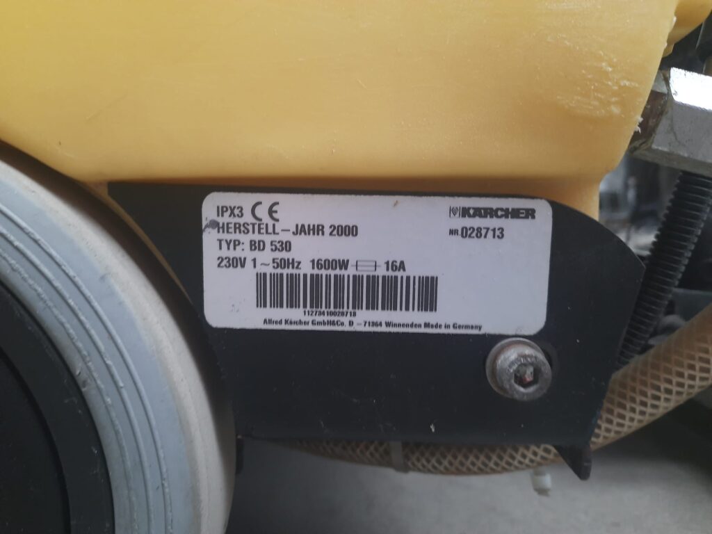 szorowarka myjka do podłóg KARCHER BD 530