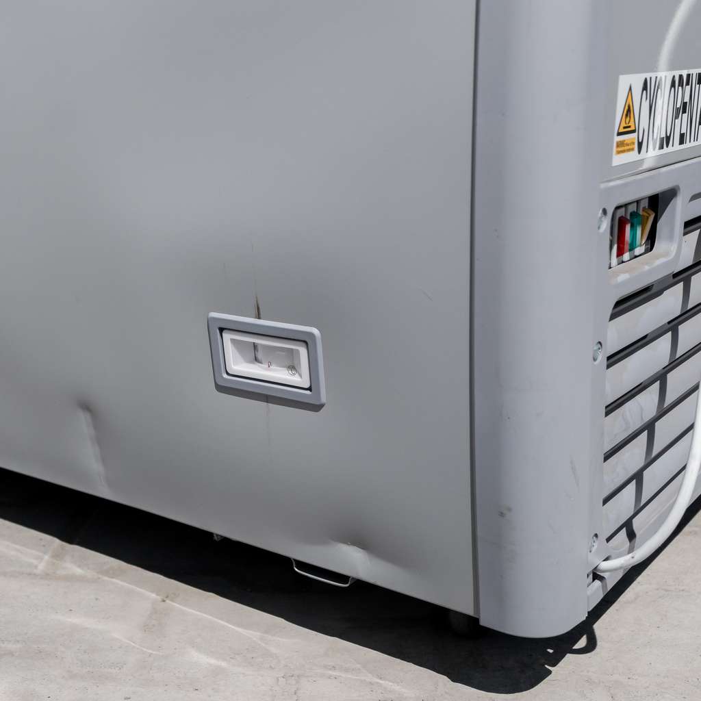 Zamrażarka skrzyniowa przeszklona 260L Mega M YETI X126 powystawowa